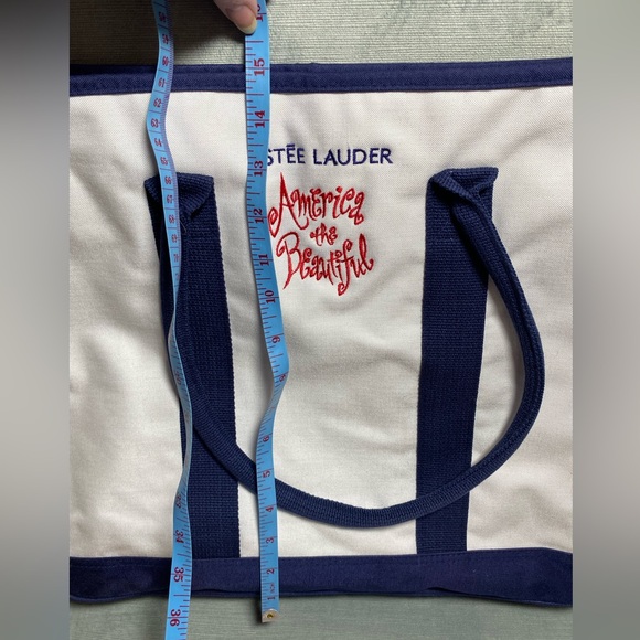 Estée Lauder NWT tote with full size products lipstick, self tanning spray,more - Picture 15 of 17